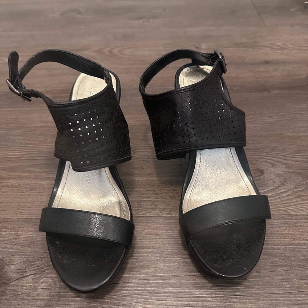 Black KENNETH COLE REACTION Ankle Strap Leather Women Shoes - Size 7.5 - Picture 3 of 14